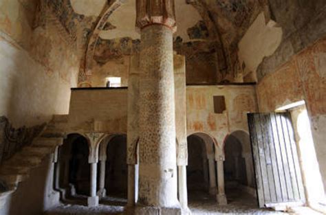 opiniones de castillo de san baudilio|LA POSADA: San Baudelio, una ermita dividida por el Atlántico.